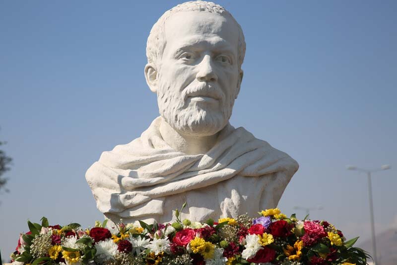 تبلور ایثار و شهادت در کرج با بهرهگیری از نمادهای دفاع مقدس