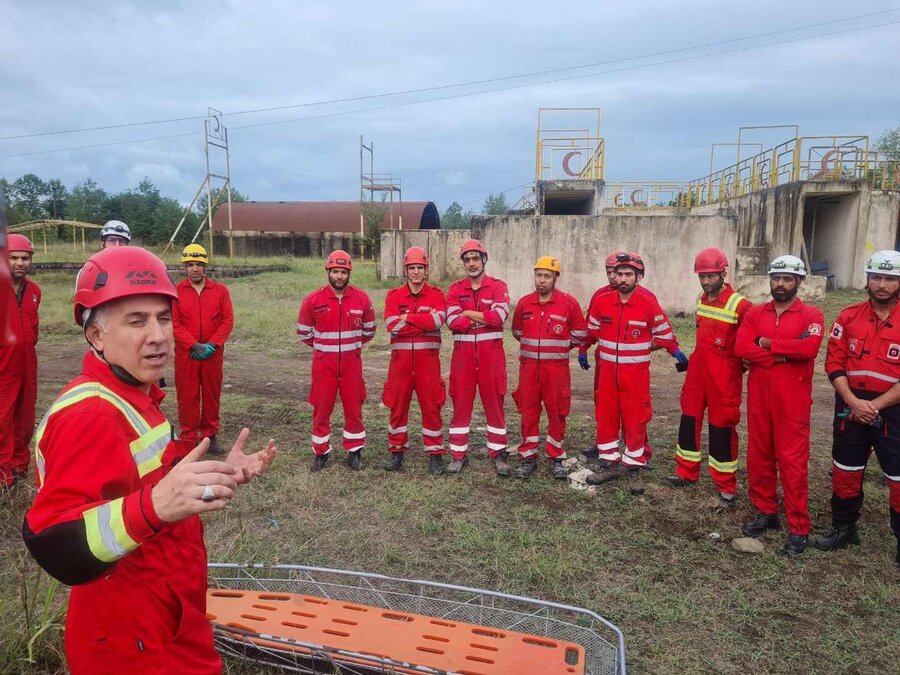 آتشنشانان کرجی در اردوی بزرگ آموزشی شهر رشت شرکت کردند