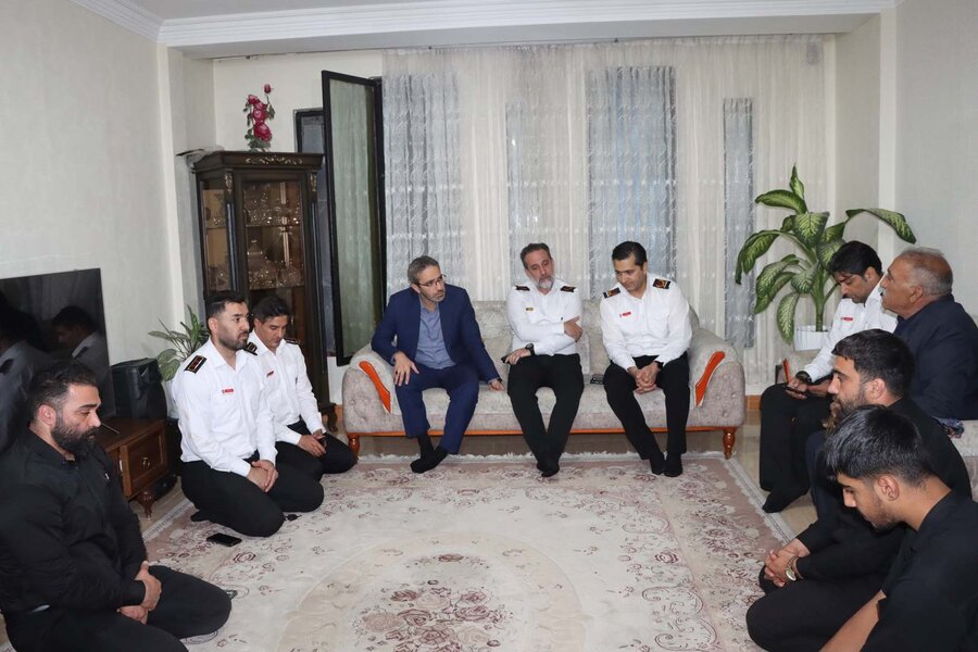 دیدار رئیس شورای شهر کرج با خانواده آتشنشان فقید "حسن امجدیان"