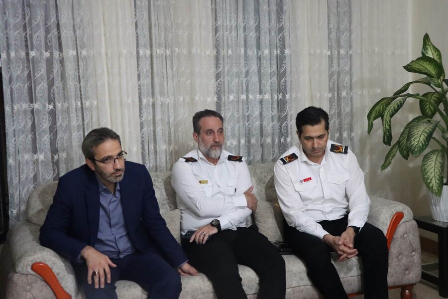دیدار رئیس شورای شهر کرج با خانواده آتش‌نشان فقید "حسن امجدیان"