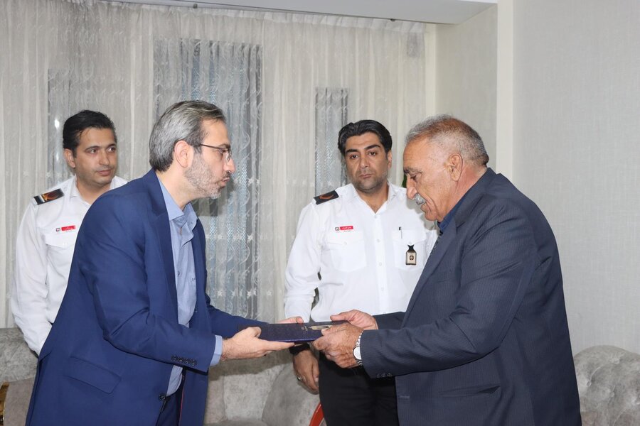 دیدار رئیس شورای شهر کرج با خانواده آتشنشان فقید "حسن امجدیان"