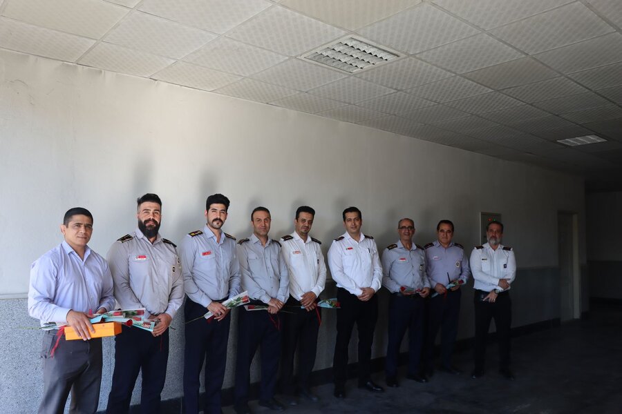 رئیس کمیسیون سلامت، محیط زیست و خدمات شهری با آتشنشانان دیدار کرد