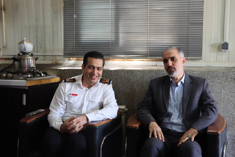 رئیس کمیسیون سلامت، محیط زیست و خدمات شهری با آتشنشانان دیدار کرد