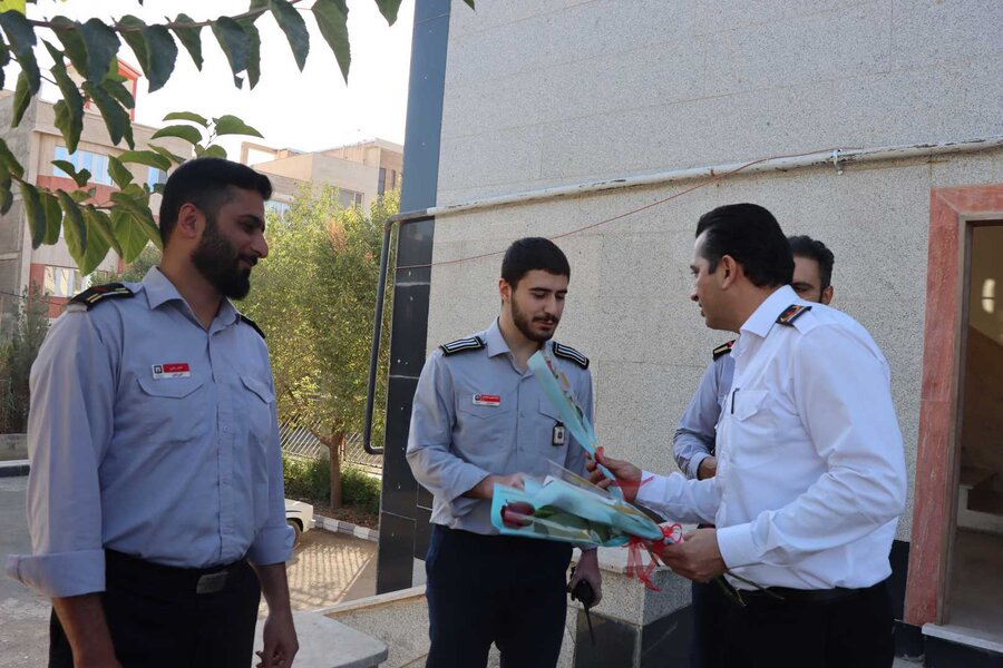 رئیس کمیسیون سلامت، محیط زیست و خدمات شهری با آتشنشانان دیدار کرد