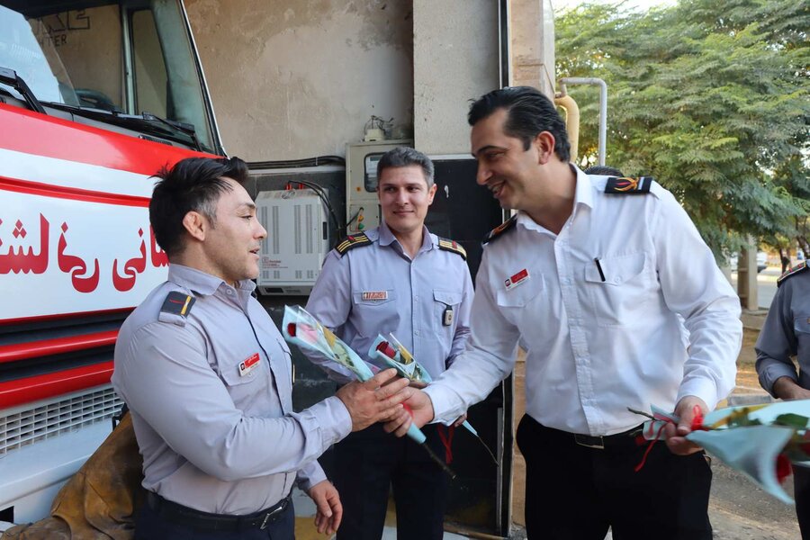 رئیس کمیسیون سلامت، محیط زیست و خدمات شهری با آتشنشانان دیدار کرد