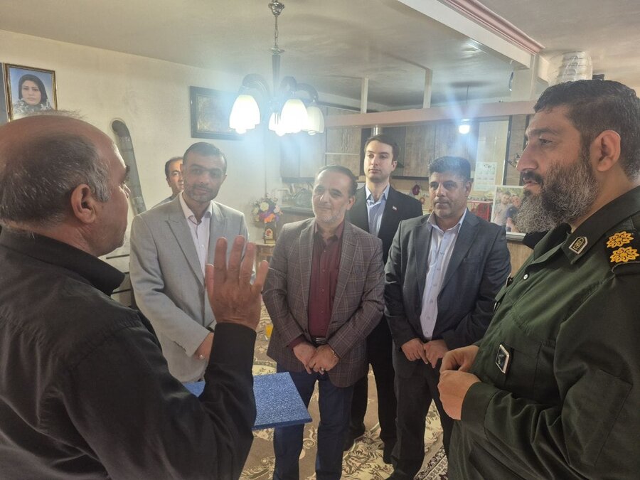 خانواده معظم شهدا آبروی محلات و شهر هستند