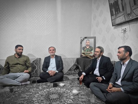 دیدار اعضای شورای شهر با خانواده معظم شهید عبدی دیدار با خانواده شهدا