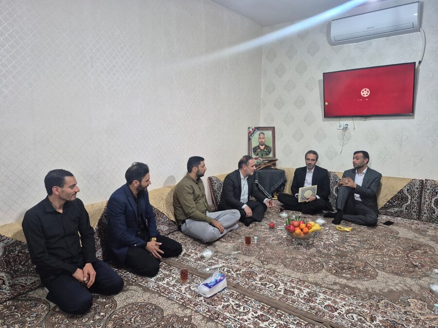 دیدار اعضای شورای شهر با خانواده معظم شهید عبدی