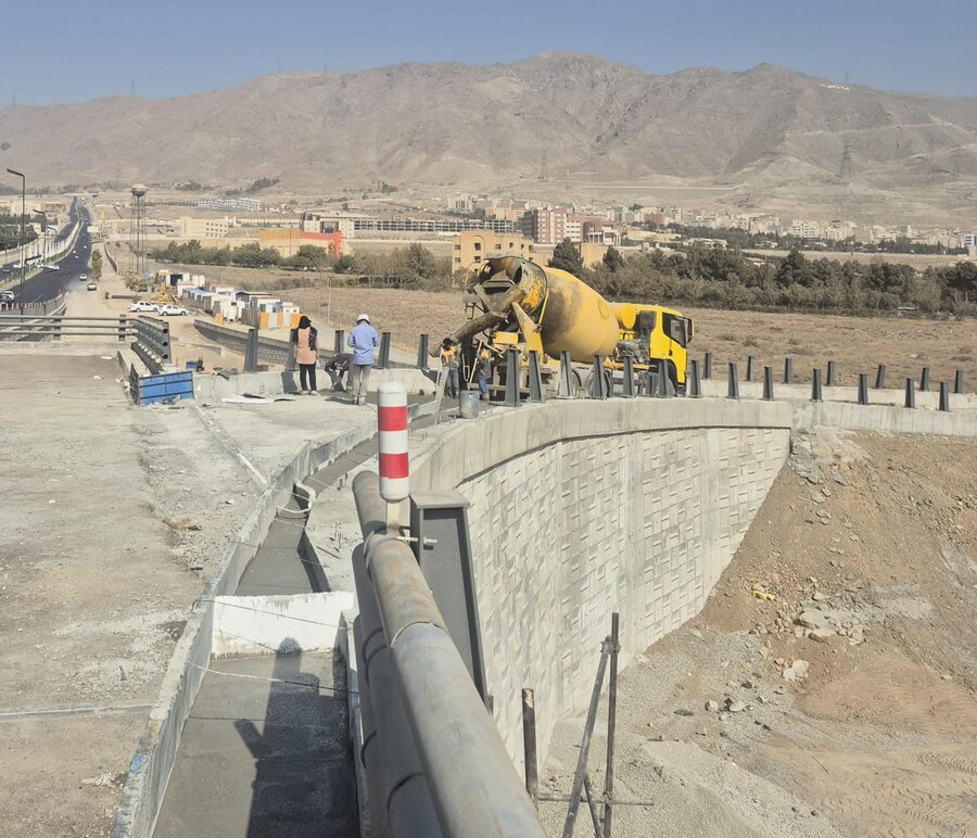 مدیریت ترافیک بلوار موذن نیازمند همکاری دانشگاه آزاد / به زودی بهرهبرداری از فازهای کلیدی تقاطع موذن