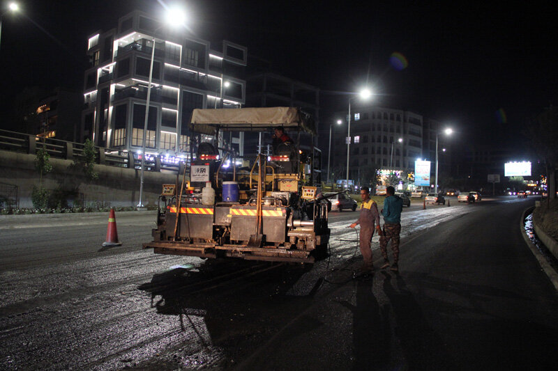 بودجه تولید و توزیع آسفالت 2 برابر شد/ تراش و روکش مکانیزه معابر به صورت شبانهروزی