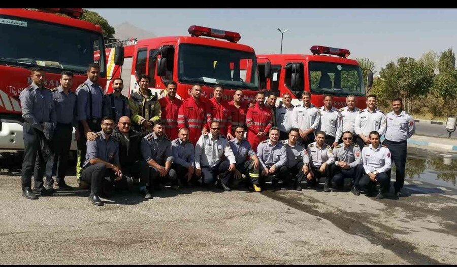 نمایش توان عملیاتی نیروهای آتشنشانی کرج در اردوی آموزشی همدان