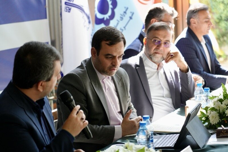 رئیس کمیسیون ارتباطات و امور بینالملل مجمع شهرداران کلانشهرهای ایران انتخاب شد