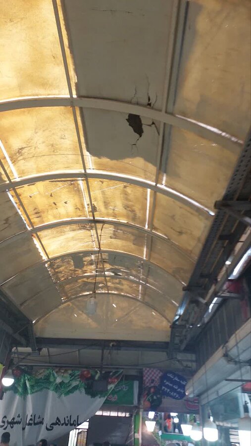 مرمت سقف معبر بازار روز شاهین ویلا در دست اجراست