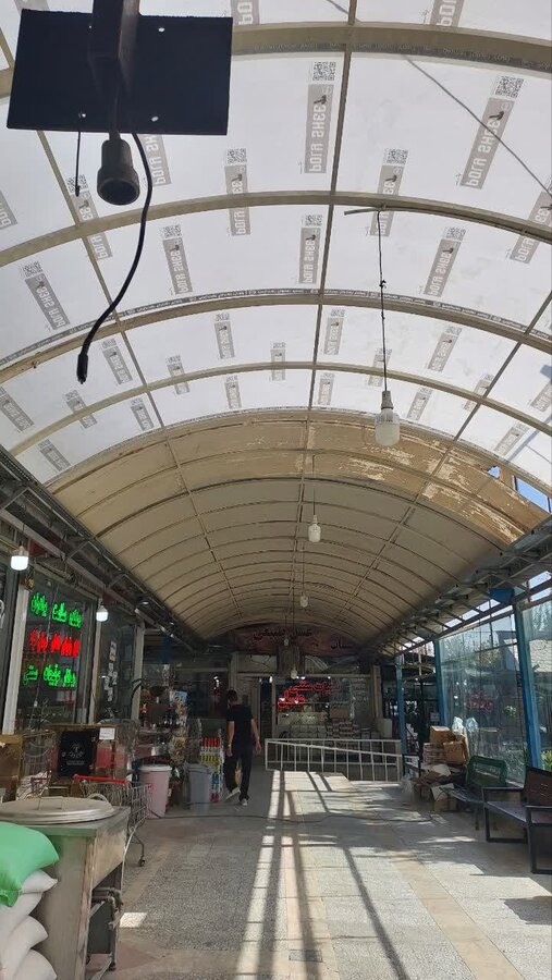 مرمت سقف معبر بازار روز شاهین ویلا در دست اجراست