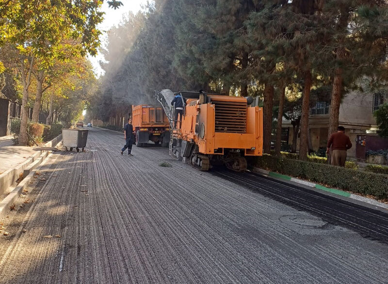 عملیات تراش و روکش با صرف ۶۰۰ تن آسفالت در خیابان توللی‌پور انجام شد