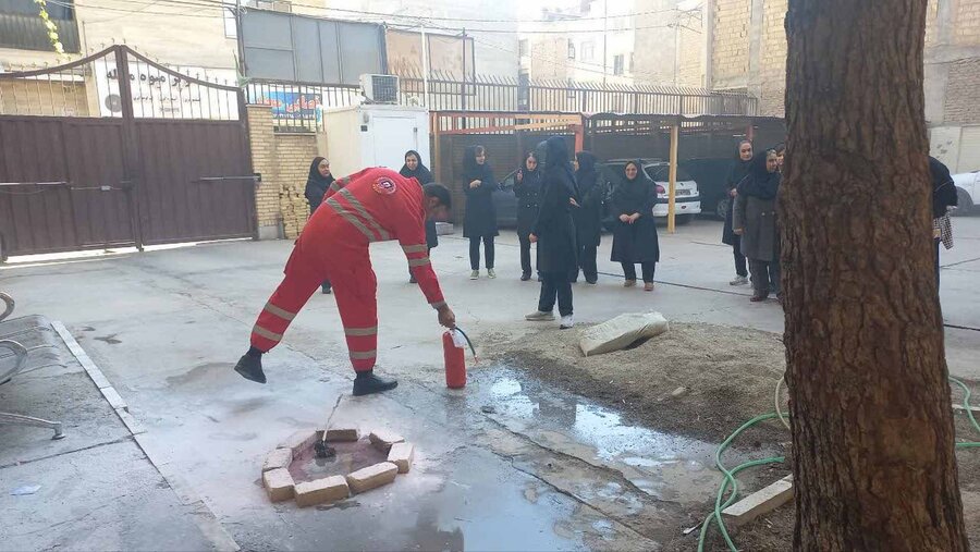 سازمان آتش‌نشانی پیشگام در پدافند شهری/ برپایی دوره‌های آموزشی و کارگاهی