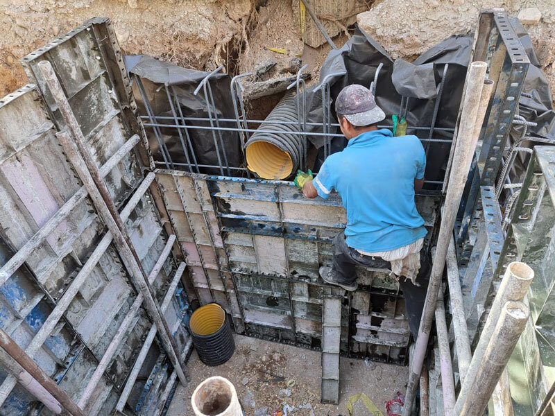 تداوم عملیات اجرایی پروژه جمعآوری آبهای سطحی در خیابان شبنم ۷