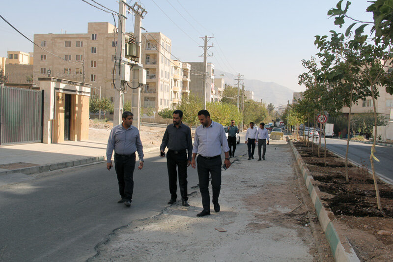 تداوم عملیات اجرایی پروژه جمعآوری آبهای سطحی در خیابان شبنم ۷