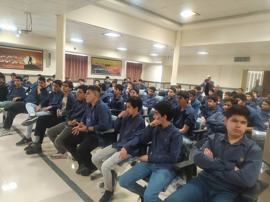 دانش‌آموزان ۲۲ مدرسه راه‌های مقابله با آتش را فرا گرفتند