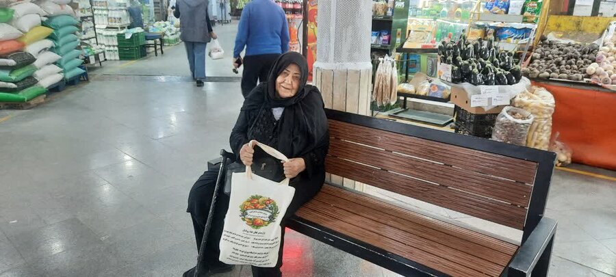 توزیع کیسه‌های نخی در بازار حسن‌آباد/حذف تدریجی کیسه‌های پلاستیکی