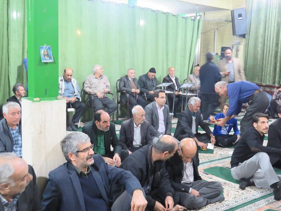 دیدار چهره به چهره مسئولان با شهروندان حصارک / وعده اقدام برای حل معضلات محله