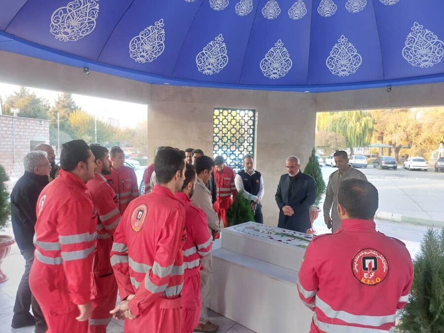 تیم آتشنشانی کرج برای مقابله با آتشسوزی هیرکانی اعزام شد