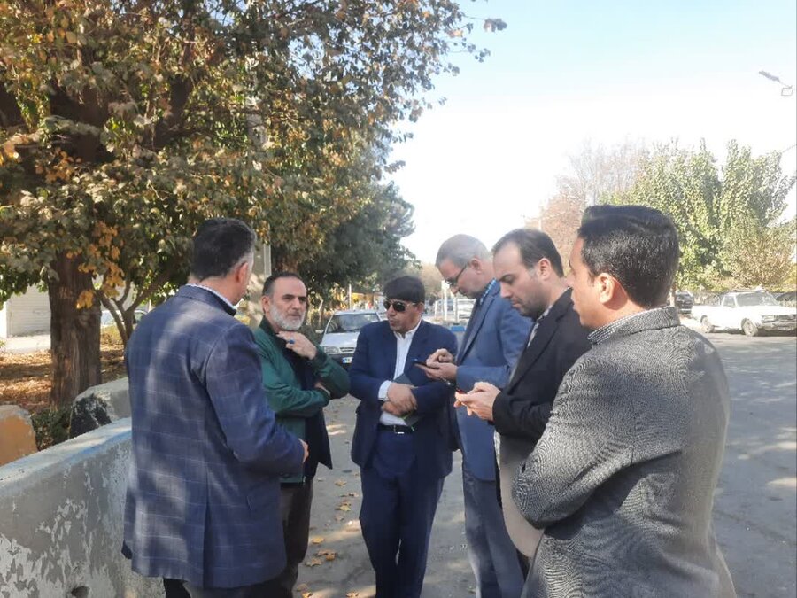 عضو شورای شهر کرج از محل ورودی میدان مرکزی میوه و تره بار دیدن کرد