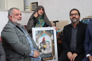 ادای احترام مدیر منطقه یک کرج به مادر شهید حسینی