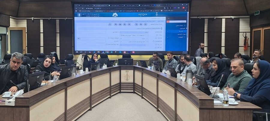 نشست هماهنگی روسای درآمد مناطق شهرداری کرج برای شتاب بخشی به اجرای آرای کمیسیون ماده ۷۷