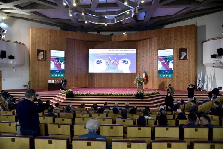 نشان «مدیر ارشد ارتباط گستر» به شهردار کرج اعطا شد