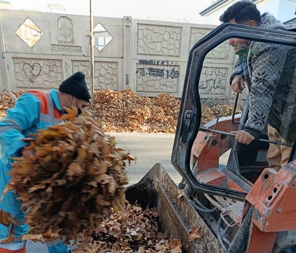 انجام روزانه عملیات برگروبی در منطقه ۴ کرج / آمادهباش کامل برای بارندگیها