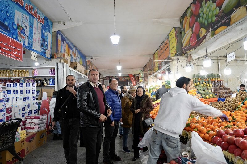 بازدیدِ میدانی خبرنگارانِ «کرج امروز» از بازار روز ماهان / خدمات رسانی بی وقفه در آستانه شب یلدا