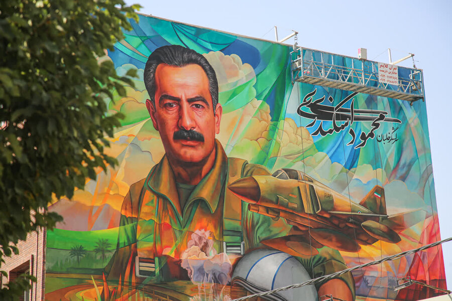 دیوارنگاره یادبود "خلبان محمود اسکندری" کاندید برترین نقاشی دیواری جهان شد