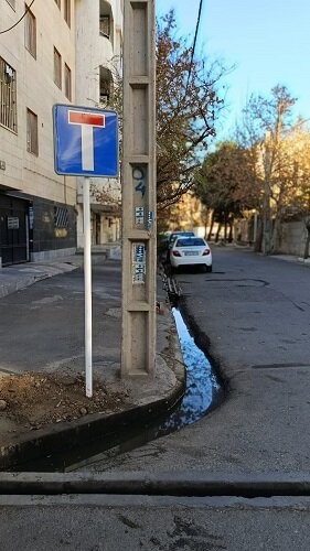 نصب علائم ترافیکی و ایمنسازی معابر در منطقه ۷ شهرداری کرج