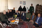 دیدار مدیر منطقه ۱ شهرداری کرج با خانواده شهید پیری