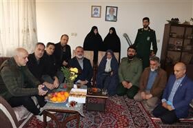 دیدار مدیر منطقه ۱ شهرداری کرج با خانواده شهید پیری