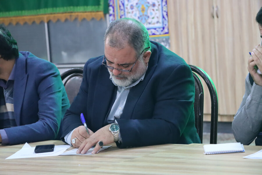 پاسخگویی به مشکلات شهروندان کرجی در جلسه ملاقات مردمی مسجد جامع کرج