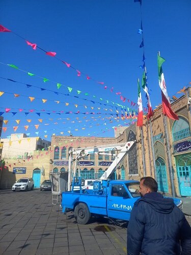معابر و مساجد منطقه ۷ کرج آذین‌بندی شد