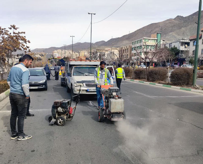 پروژه ترمیم و درزگیری معابر سطح شهر کرج آغاز شد