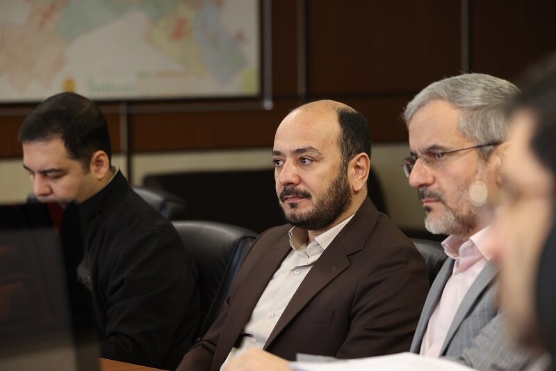 ضرورت فرهنگسازی اقامه نماز جماعت در ادارات و تشویق کارکنان به حضور حداکثری