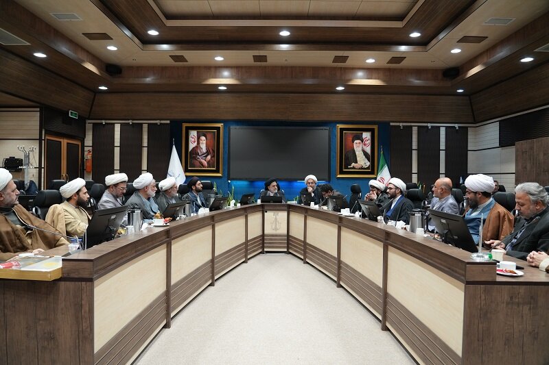 نشست طرح جامع عملیاتی‌سازی برنامه ملی زندگی با آیه‌ها برگزار شد