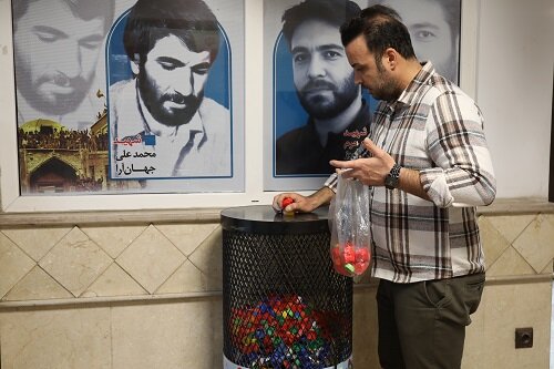 شهروندان درب‌های بطری را تحویل خانه‌های بازیافت دهند