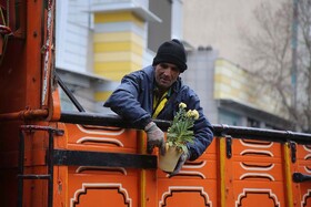 کارگران پیشگامان نشاط و زیبایی شهر هستند