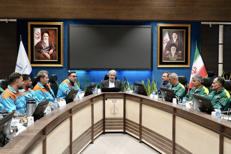 کارگران پیشانی مدیریت شهری هستند / وعده شهردار برای حرکت به سمت خانهدار شدن کارگران