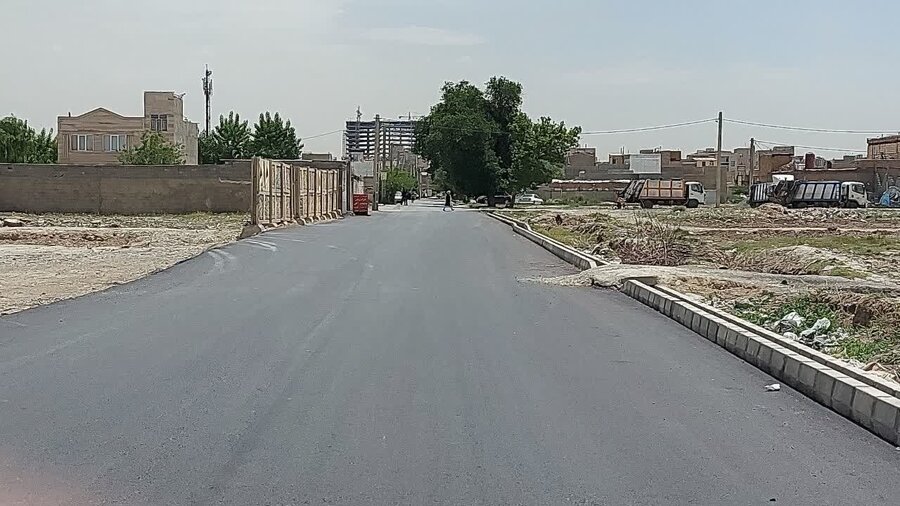 بازگشایی و آسفالت خیابان سوم غربی مهرشهر پس از سالها مطالبه مردمی/تعریض و بازگشایی خیابان پنجم در دست اقدام