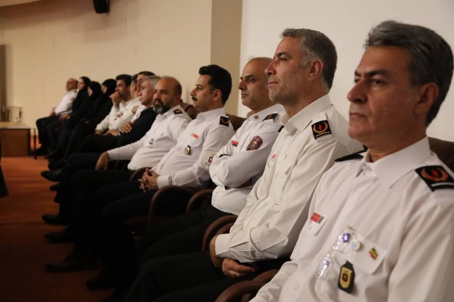 رئیسجمهور از آتشنشان کرجی تجلیل کرد