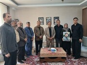 دیدار مدیر منطقه ۸ با خانواده معظم شهید جواد ایزدی
