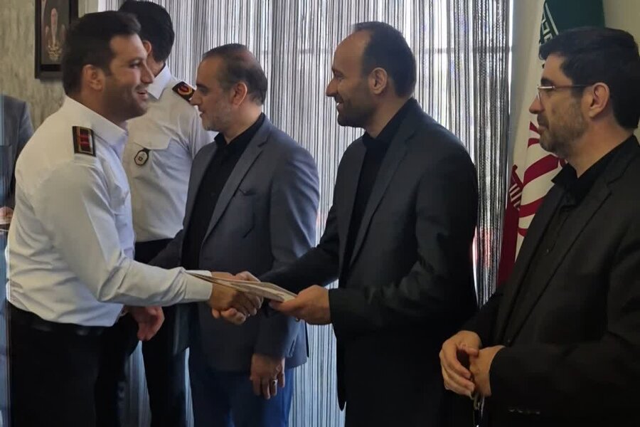 تقدیر نماینده مجلس از فداکاری بیسابقه آتشنشانان در جنگ رمضان/ پیگیری درخواست حقوق جانبازی برای نیروهای آسیبدیده