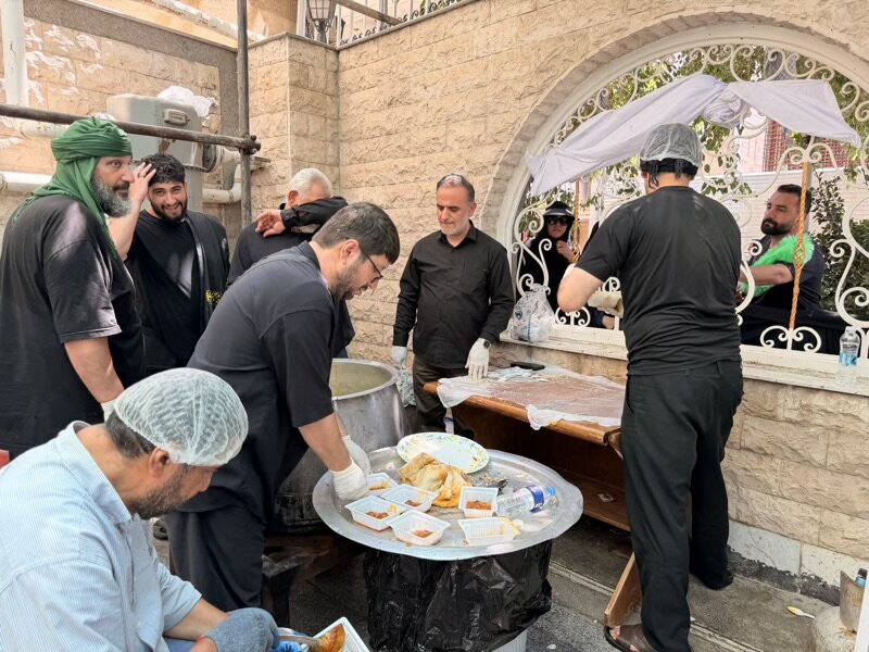 خدمت‌رسانی موکب شهرداری کرج به زائران در مشهد مقدس