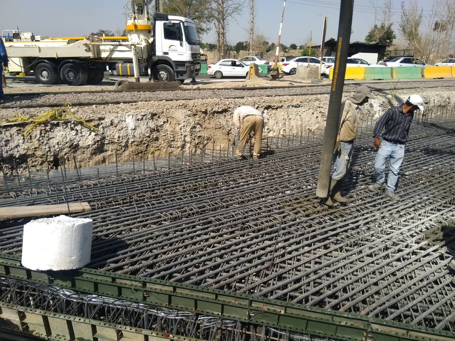 بخش شمالی عرشهٔ B1 در تقاطع بلوار شیخآباد با ریل راه آهن بتنریزی شد